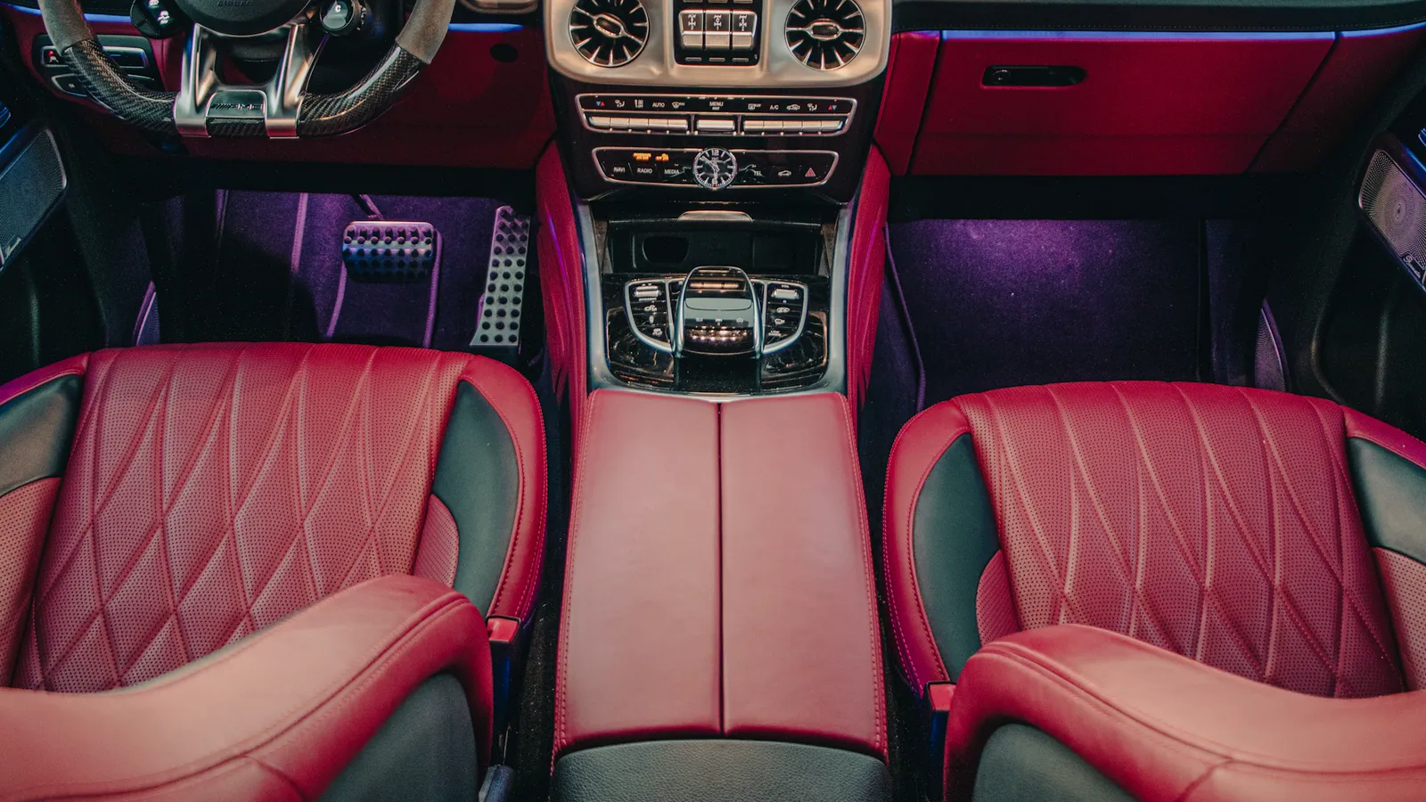 Передние кресла G 63 сверху