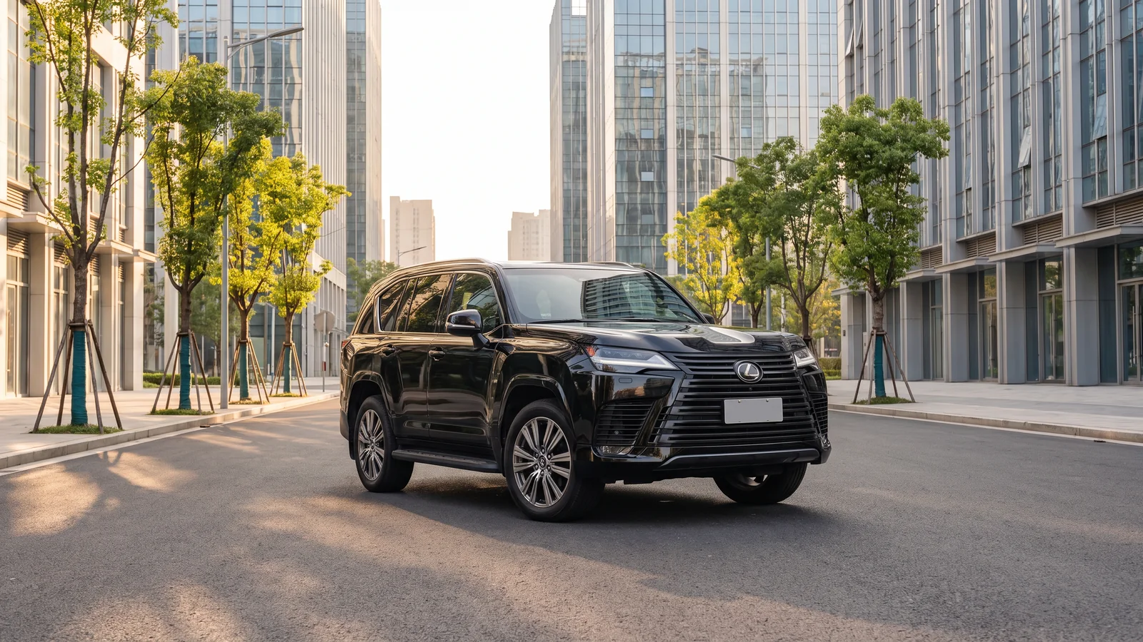 Lexus LX 600: в деловом квартале