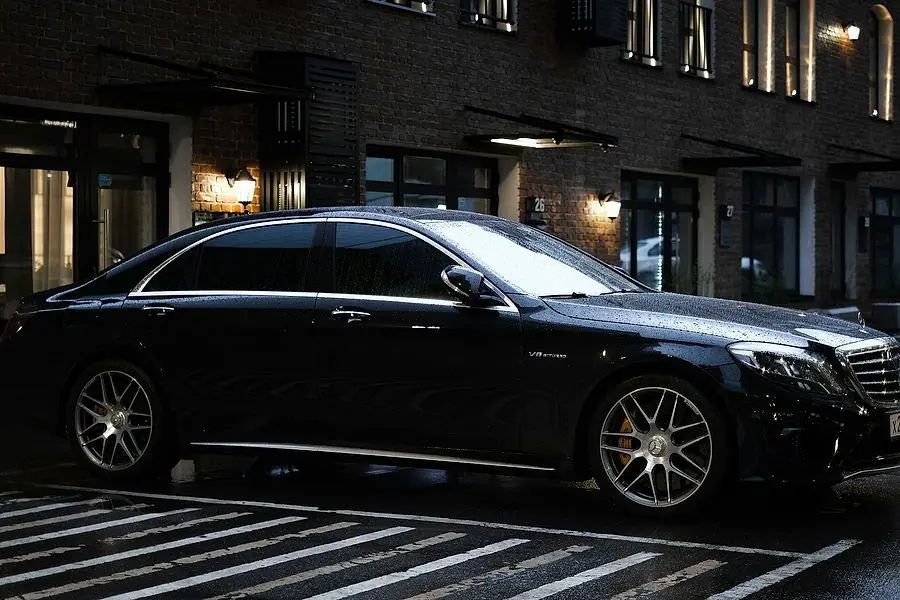Mercedes-Benz S-Class, чёрный