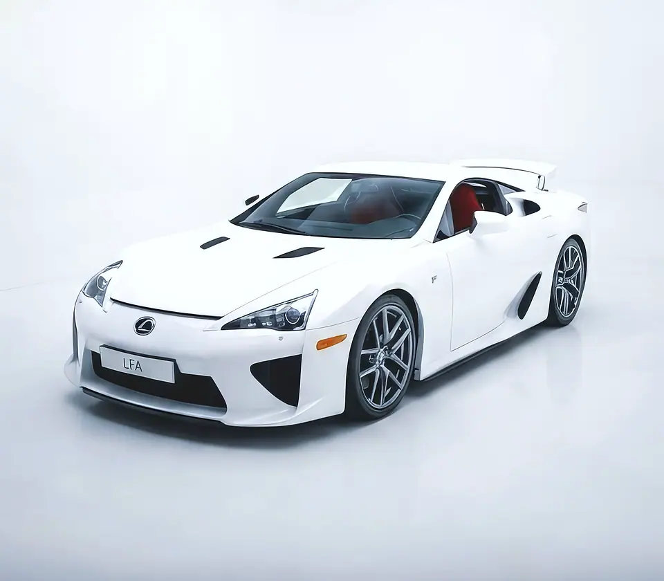 Белый Lexus LFA в белой студии, вид три четверти спереди