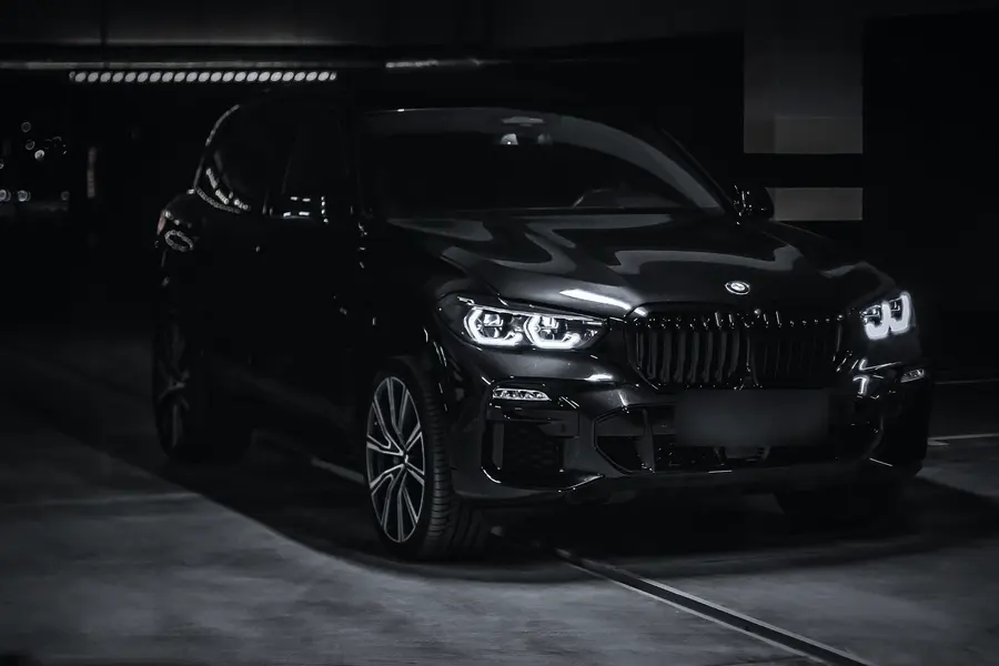 BMW X5, чёрный «Сапфир»