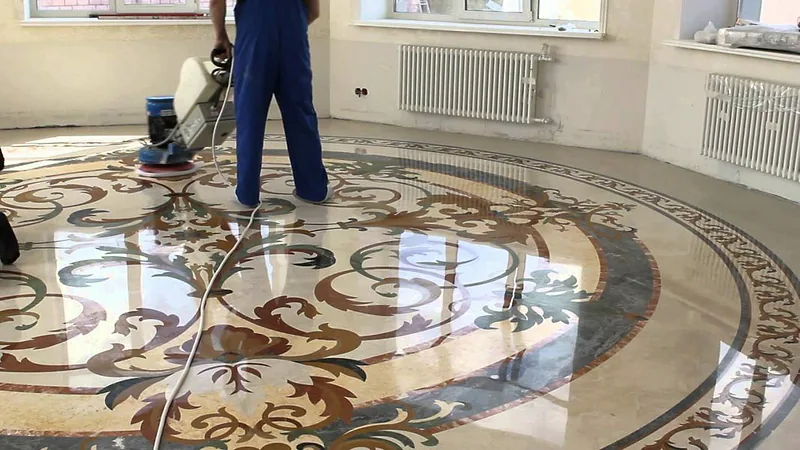 Кристаллизация мраморного пола с узором-розой роторной машиной